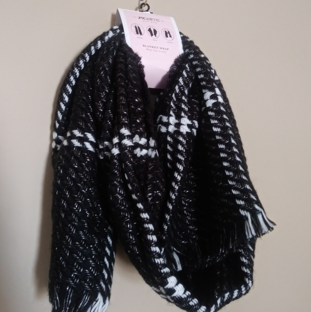 NWT Blanket Wrap